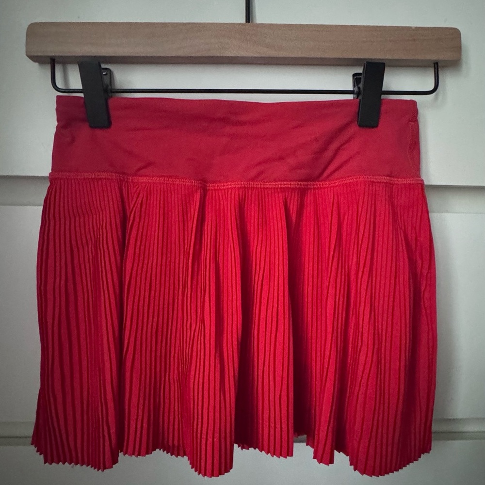 Lululemon size 0 Red Pleated Womens Skirt - Classic Pleat Design